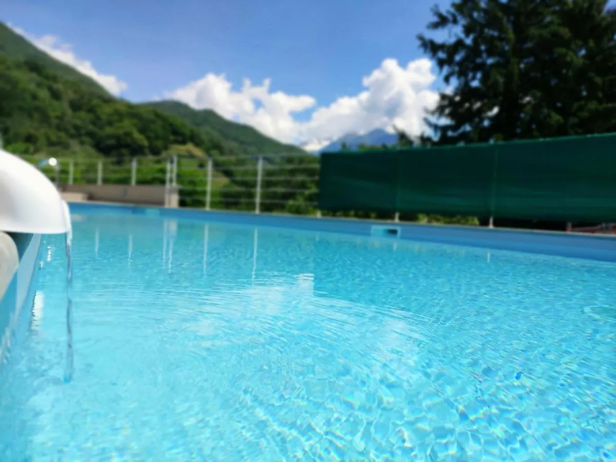 Yellow Lake View Apartment Gera Lario 0*,  Italy